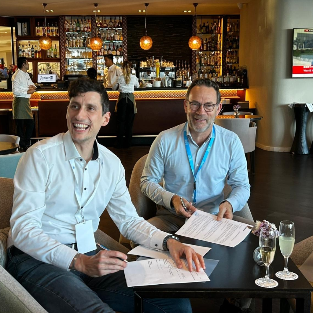 Burda Ondertekening.jpg